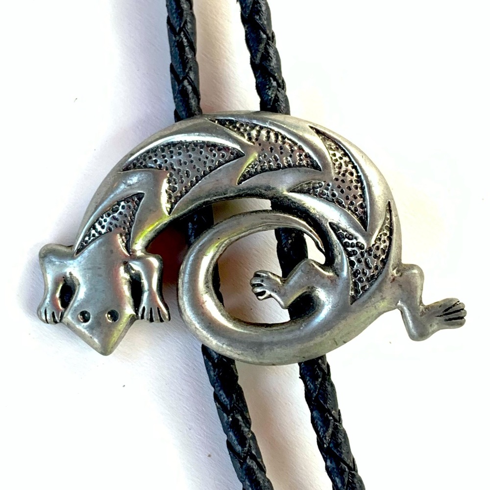 Southwest Lizard Bolo Tie